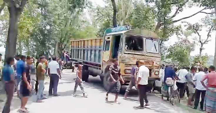 সাতক্ষীরায় পৃথক সড়ক দূর্ঘটনায় এক কলেজ ছাত্রসহ দুইজন নিহত, আহত-১